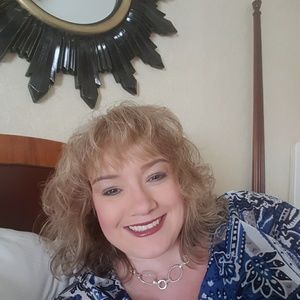 Meet your Posher, Kari